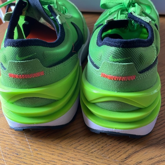 Nike Waffle One Electric Green GS Shoes - Size Youth Kids 6Y - Picture 3 of 11